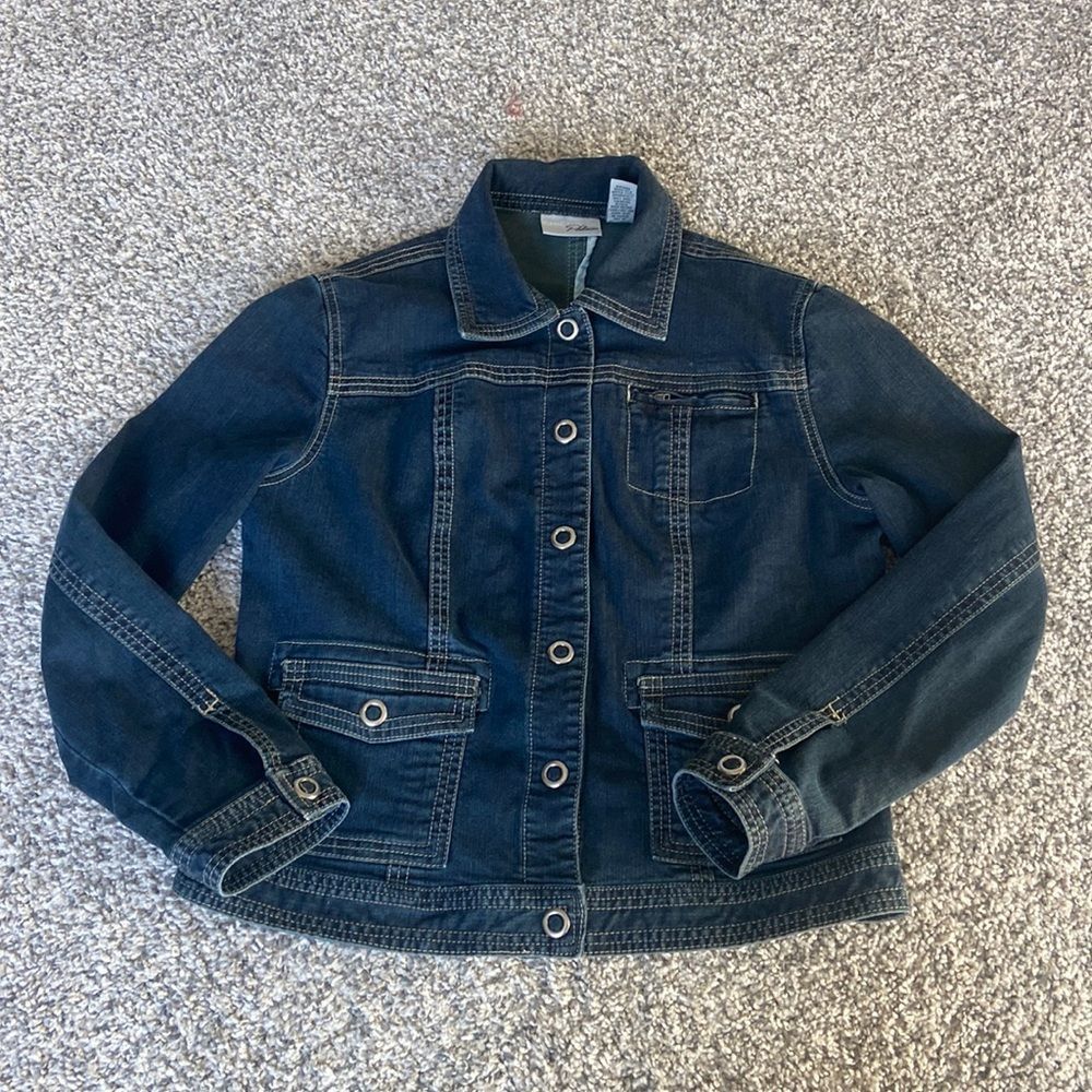 Chico’s jean jacket size 8